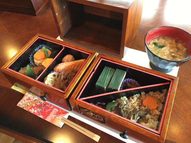 元祖日昇堂日光本店で食べる日光埋蔵金弁当