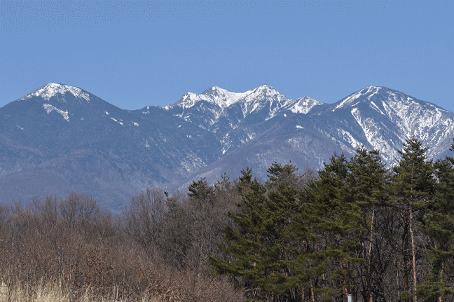 三峰の丘から眺める八ヶ岳