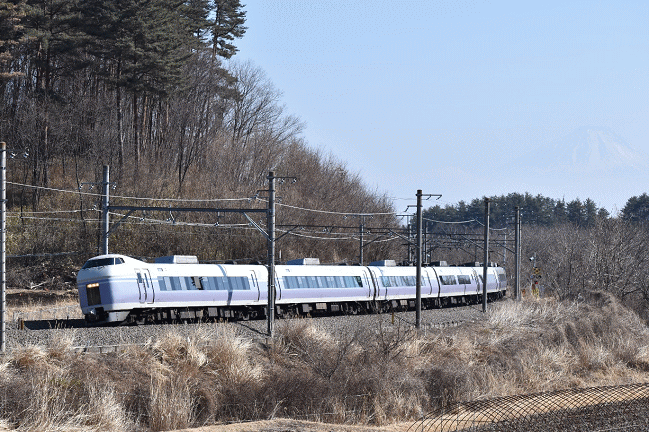 Ｅ３５１系「スーパーあずさ１５号」