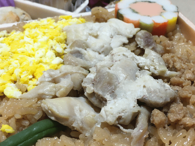 比内地鶏の鶏めし弁当の鶏の塩焼き