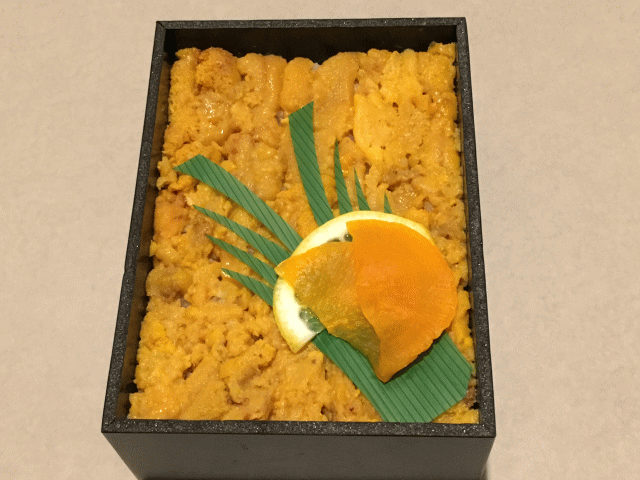 三陸リアス亭のうに弁当の中身
