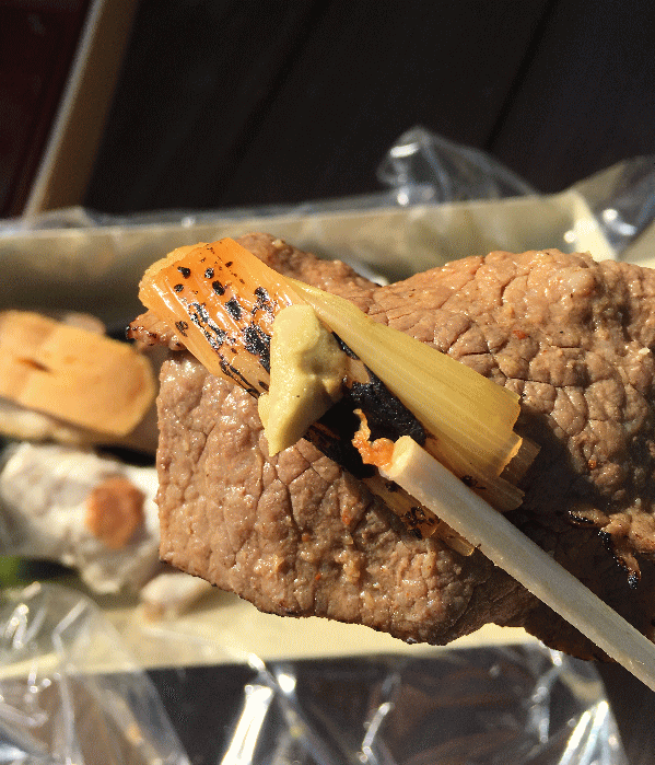 肉にぎり三種盛の牛握り