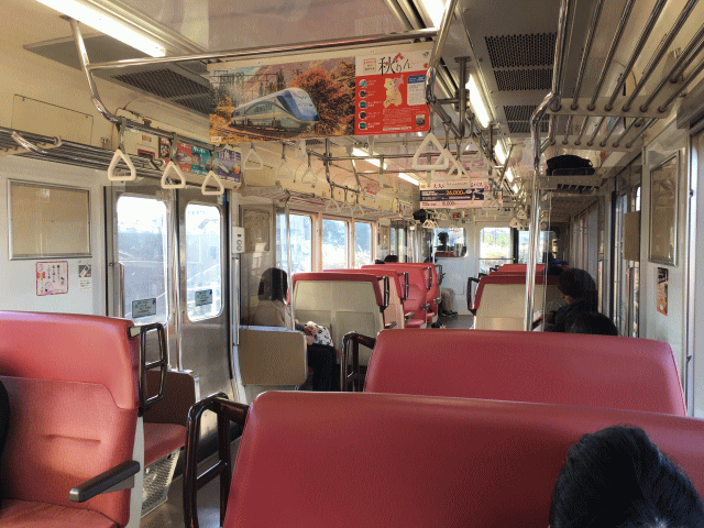 東北本線の719系電車の車内