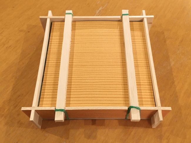 柿の葉ずしの容器