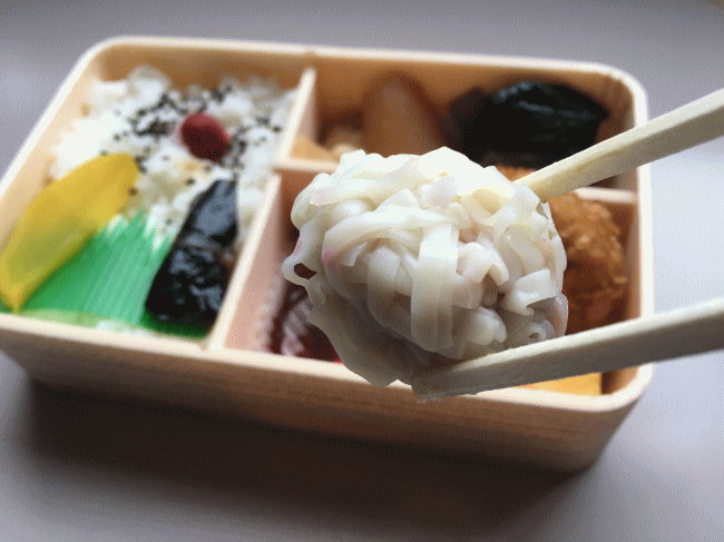 北の家族弁当のイカしゅうまい