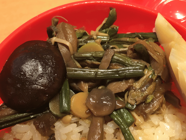 だるま弁当の山菜煮