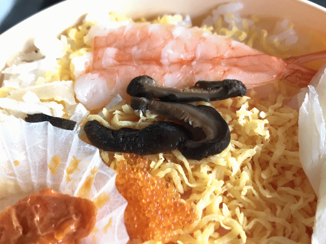 ふく寿司の海老やとびこ、錦糸卵や椎茸煮