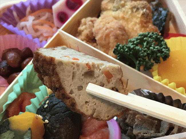 上等幕の内弁当のいわしバーグ