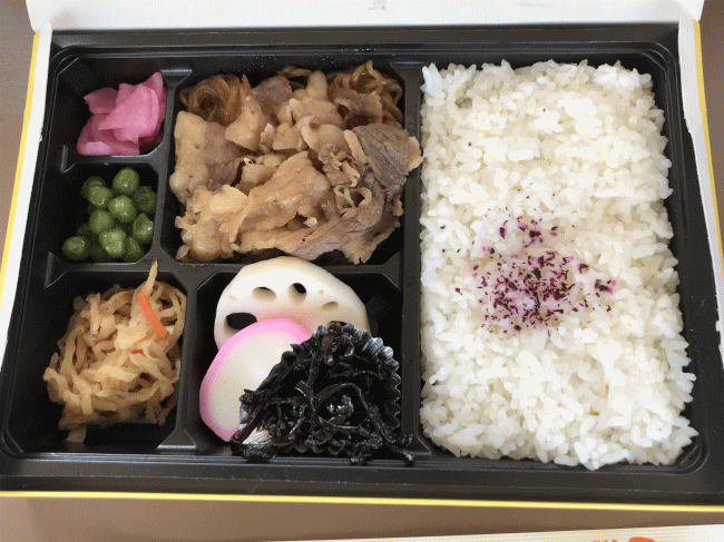 松坂駅のすき焼き弁当