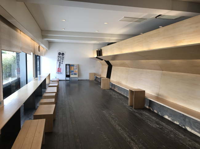 中村駅の待合室