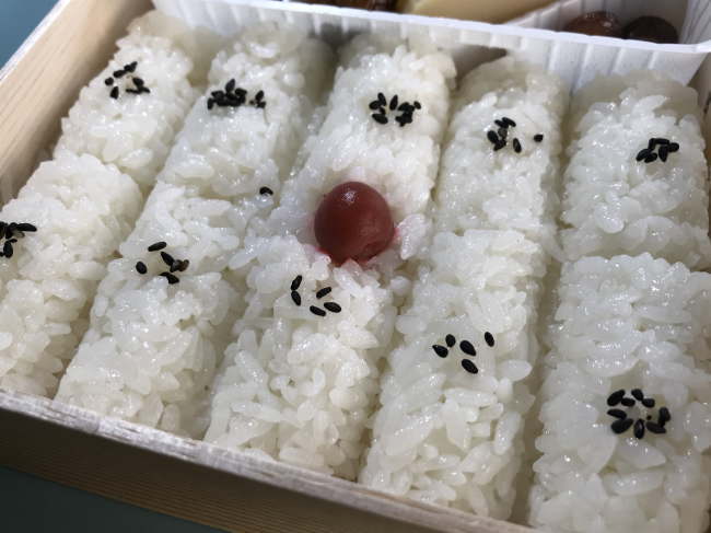 幕の内弁当（今治駅）の俵御飯