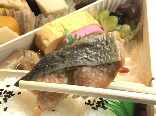 汽車弁当の焼き鮭