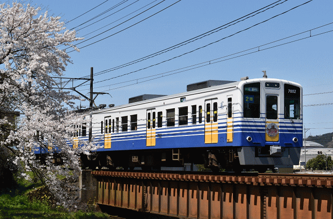 元JR東海119系のMC7001形による2連(えちぜん鉄道)