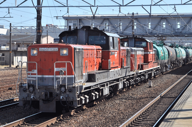 DD51牽引、塩浜発南松本行5282列車（清州駅）