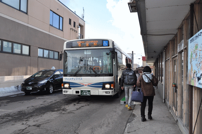 沿岸バス本社ターミナルから豊富駅行きの路線バスに乗車