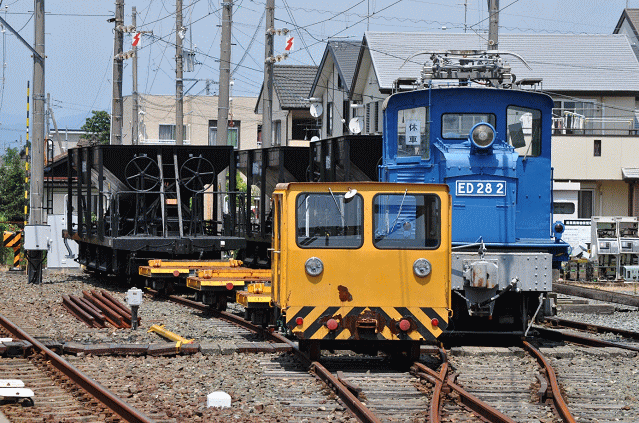 西ケ崎駅の留置線にて