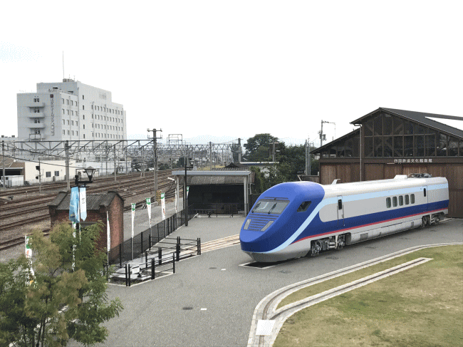 四国鉄道文化館とエクストールイン西条駅前