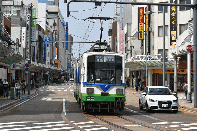 福井駅を発車し「ヒゲ線」を行く田原町行を撮影