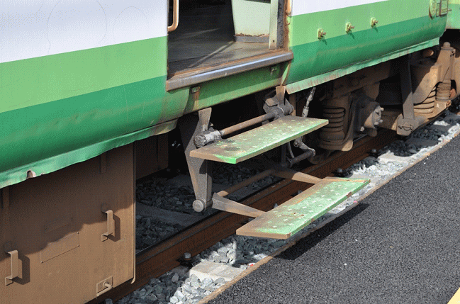 昔の福井鉄道のステップ