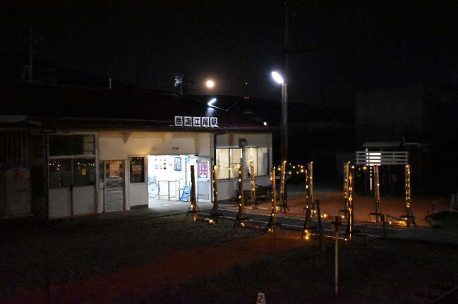夜の岳南江尾駅