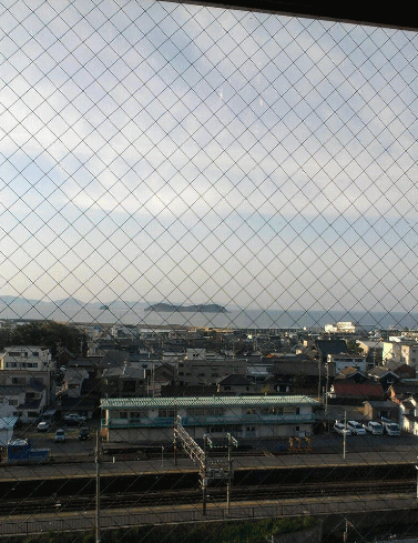 蒲郡ホテルから東海道本線が見える