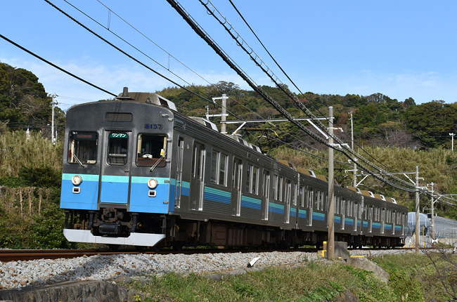 伊豆急下田行きの3連（志津摩の踏切）