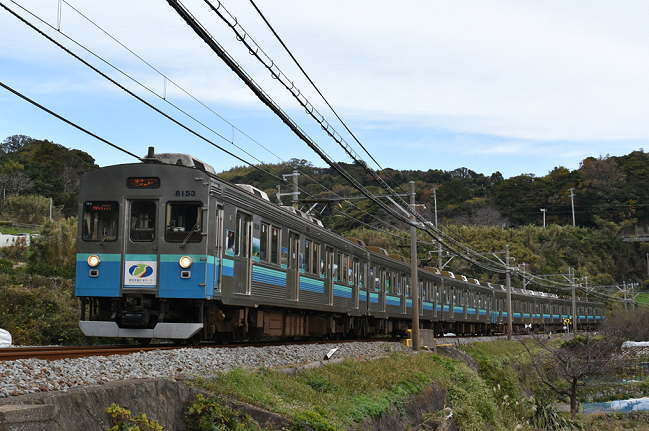 8000系の6連（志津摩の踏切）