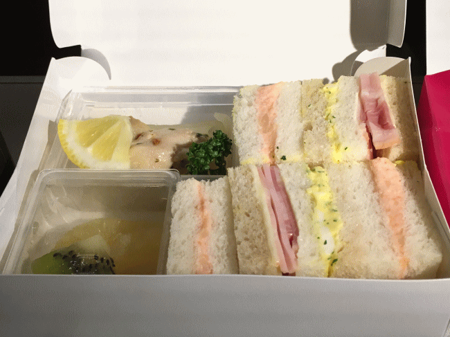 グランクラスの洋軽食サンドイッチの中身