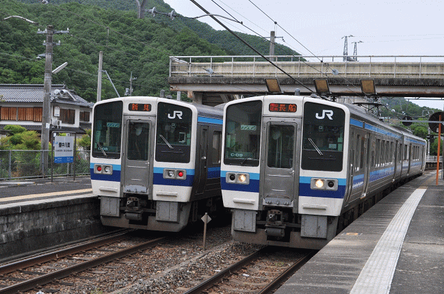 伯備線の213系電車