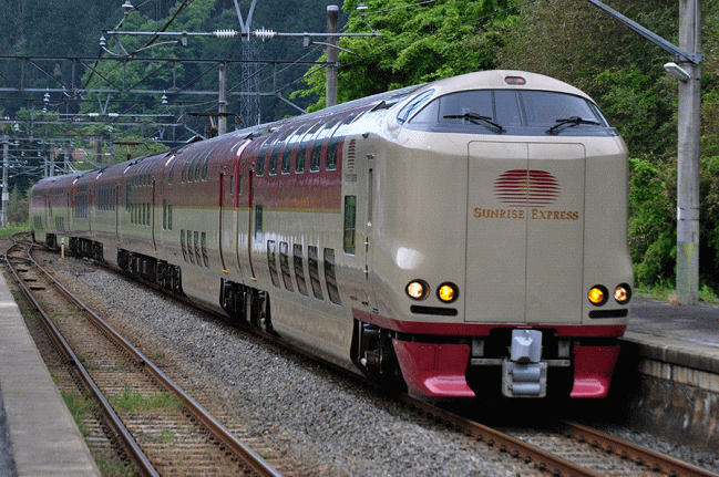 サンライズ出雲（伯備線・黒坂駅）