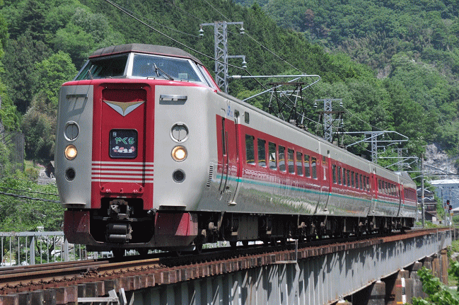 381系・貫通扉の先頭車（井倉鉄橋の撮影地）