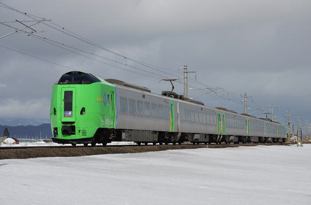 津軽線を行くスーパー白鳥16号