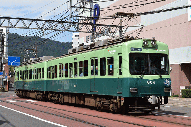 「大津線800系20周年」ヘッドマーク付の600形