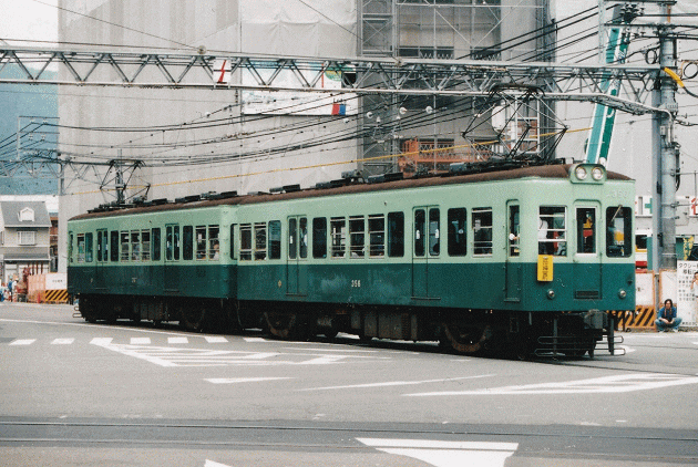 浜大津を発車した京阪350形・1990年代後半