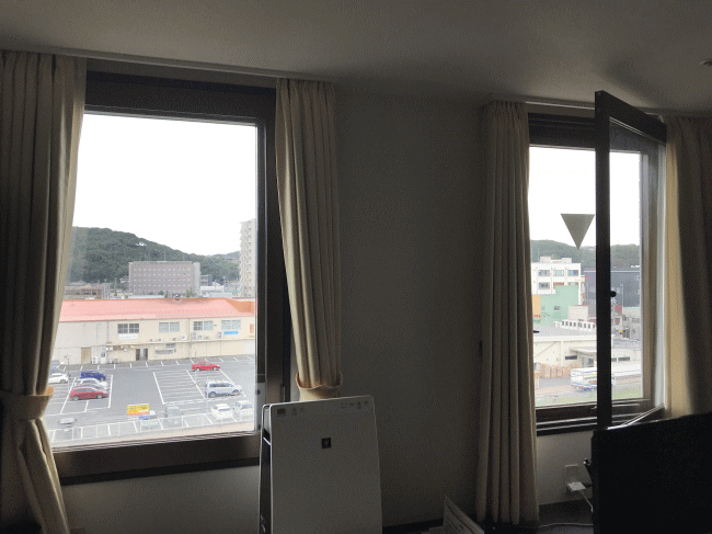 ハミルトンホテル上総のデラックスツインルームの窓