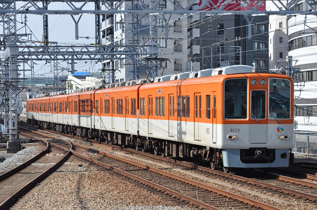 野田駅で梅田行電車を撮影