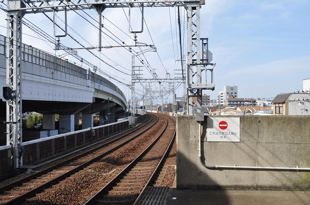 姫島駅の梅田方面ホームの神戸よりの撮影地