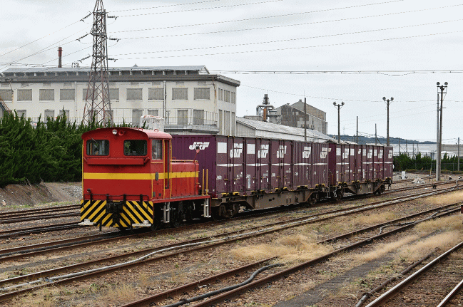 速星駅で推進運転を行うスイッチャー