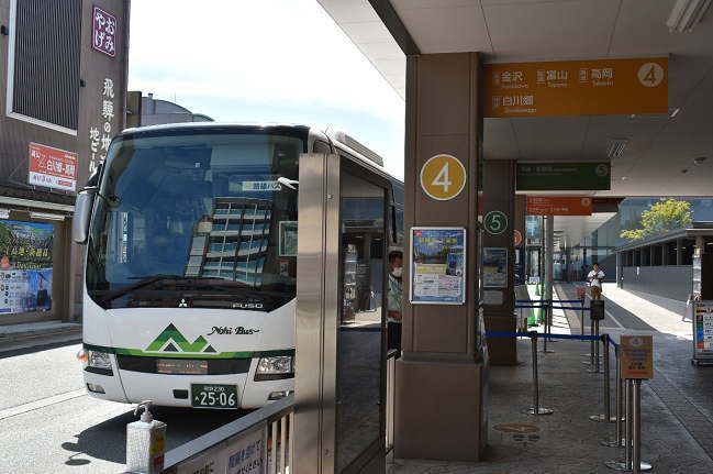 濃飛バス白川郷行