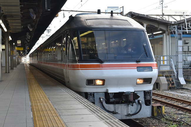 特急「ひだ1号」