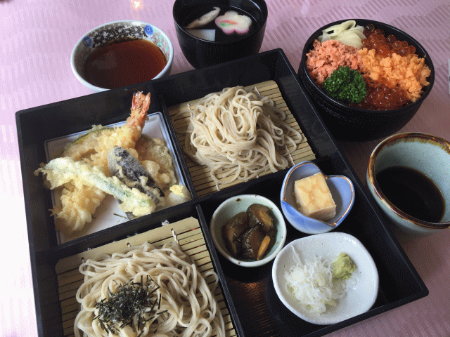 東川口のレストラン「グランシャリオ」のそば定食