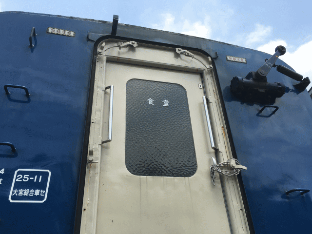 スシ24-504の車端部のドア