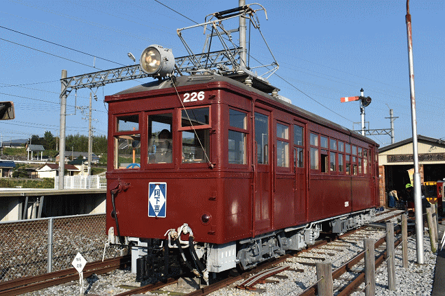 北勢線で活躍したモニ220形226号