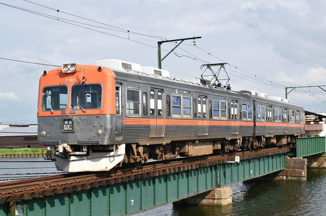 大野川を渡る内灘行