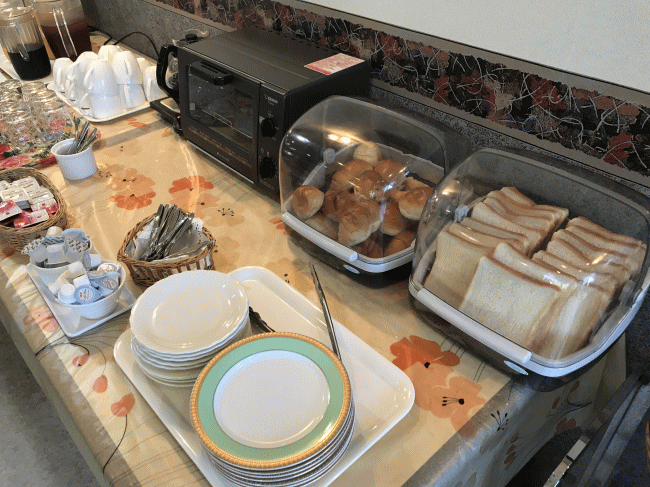 ホテルニューロイヤルの朝食バイキング