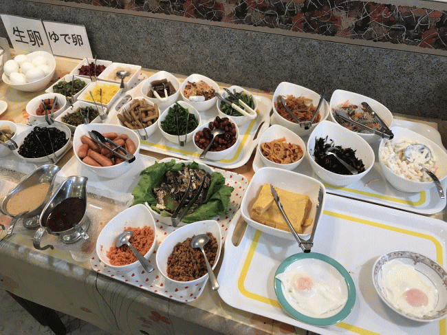 ホテルニューロイヤルの朝食バイキング