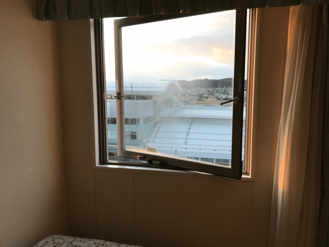 ホテルメッツ八戸の窓