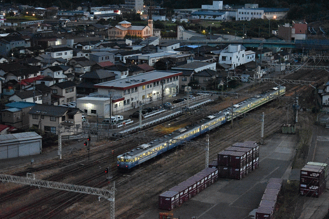 115系6連による158M列車