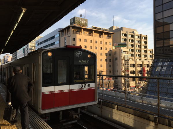 江坂駅からみたホテルパークサイド大阪