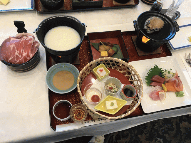 サンハトヤの夕食の食事